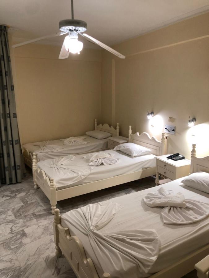 Amanda Hotel Karlovassi Esterno foto