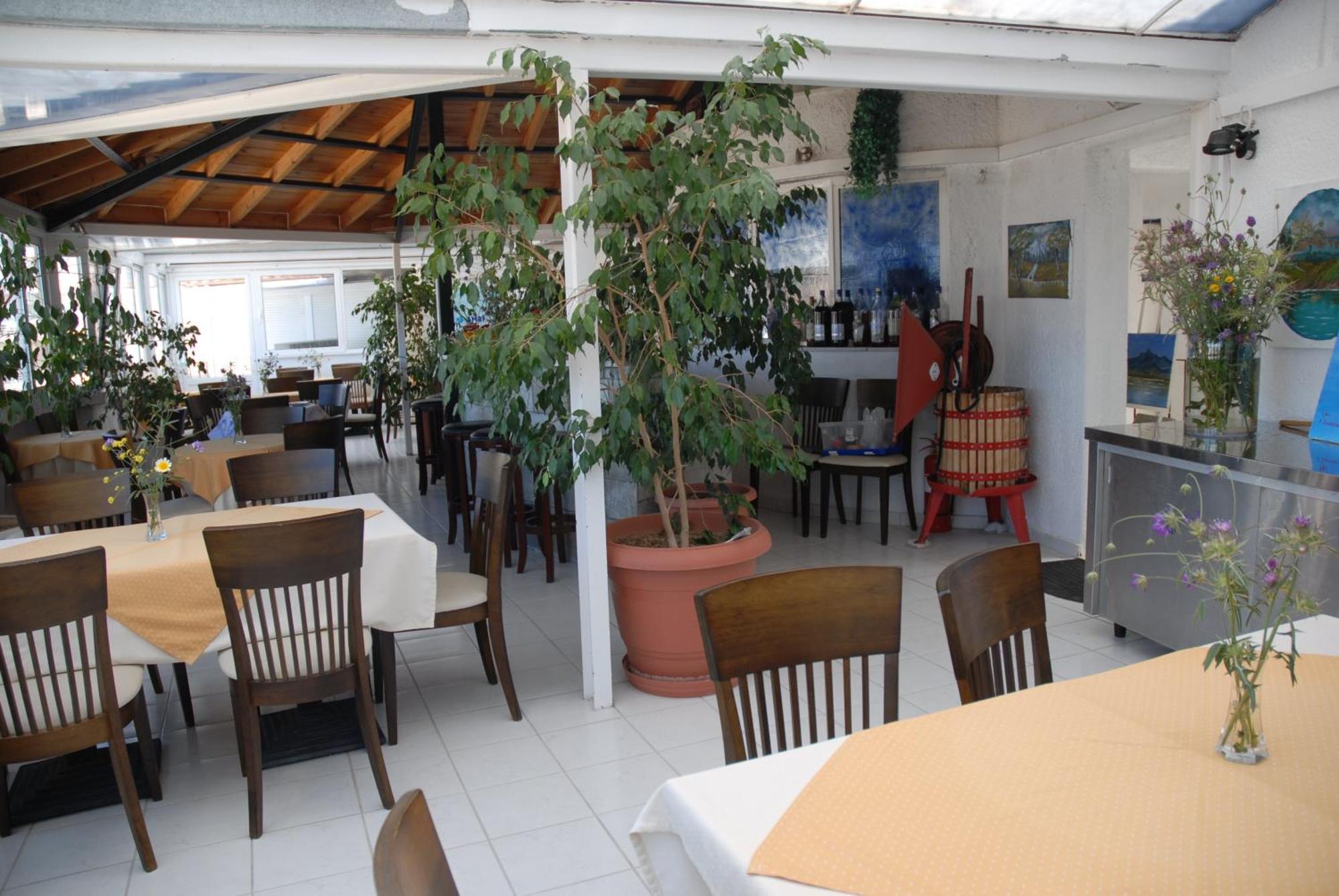 Amanda Hotel Karlovassi Esterno foto