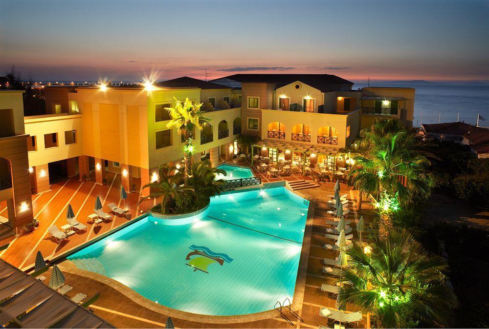 Amanda Hotel Karlovassi Esterno foto