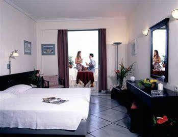 Amanda Hotel Karlovassi Esterno foto